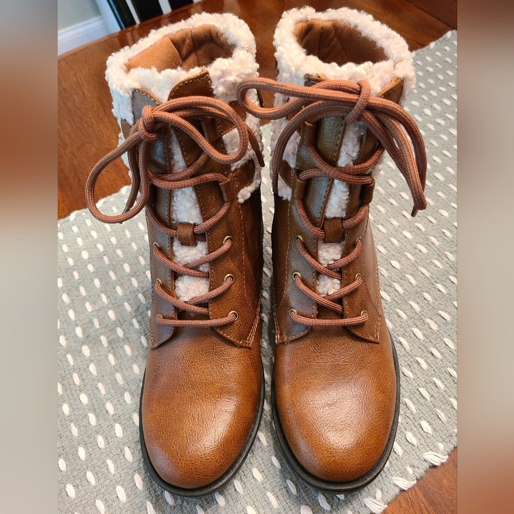 Baretraps Ankle Booties Brown Size 8